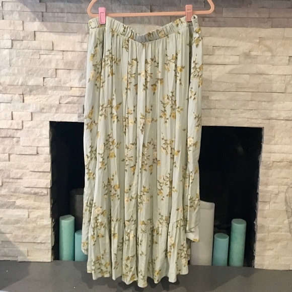 XHILIRATION HI-LOW FLOWERED SKIRT SIZE XXL - Picture 2 of 4